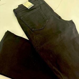 Jeans Style&Co  Bootcut NWT Size 12L. Blackish Noir Wash.